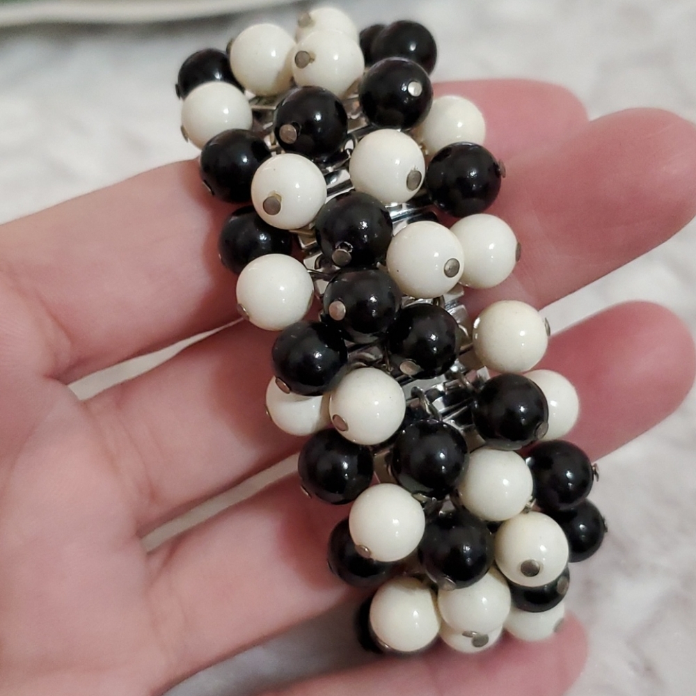 Vintage Black and white beaded expansion cha-cha bracelet party glam